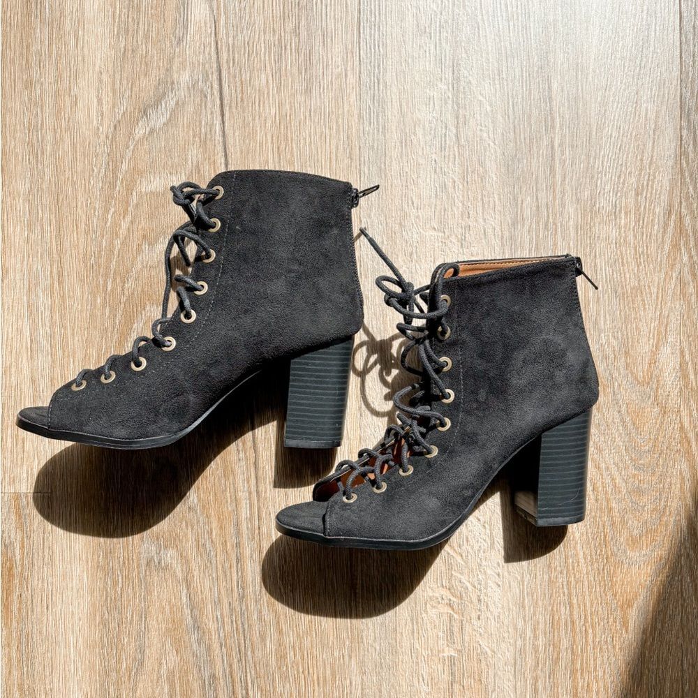 Charlotte Russe Women’s Ciara Faux Suede Lace Open Toed Ankle Boots Size 6 Black